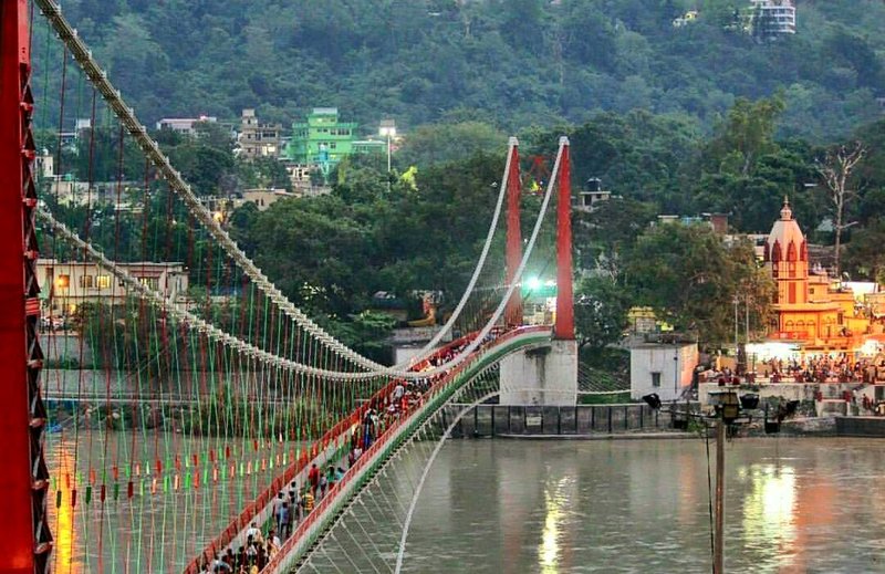 DAY 02: Haridwar - Rishikesh/Srinagar (Approx. 120-130 km / 4-5 hrs)